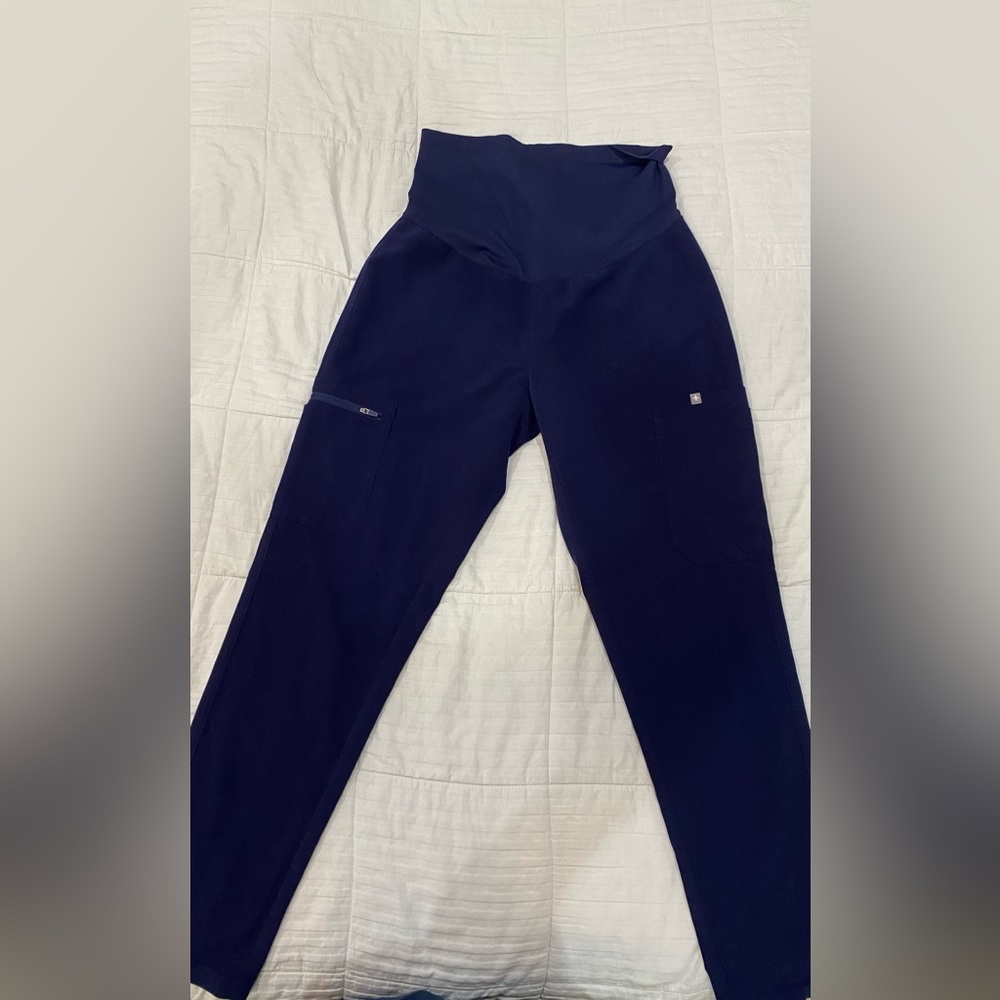 Figs pregnancy scrub pants
